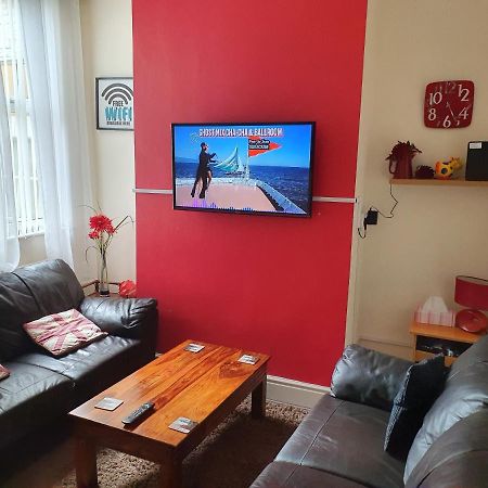 12 Person 6 Bedroom Self Catering House Liverpool Bagian luar foto