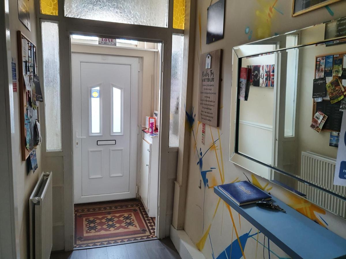 12 Person 6 Bedroom Self Catering House Liverpool Bagian luar foto