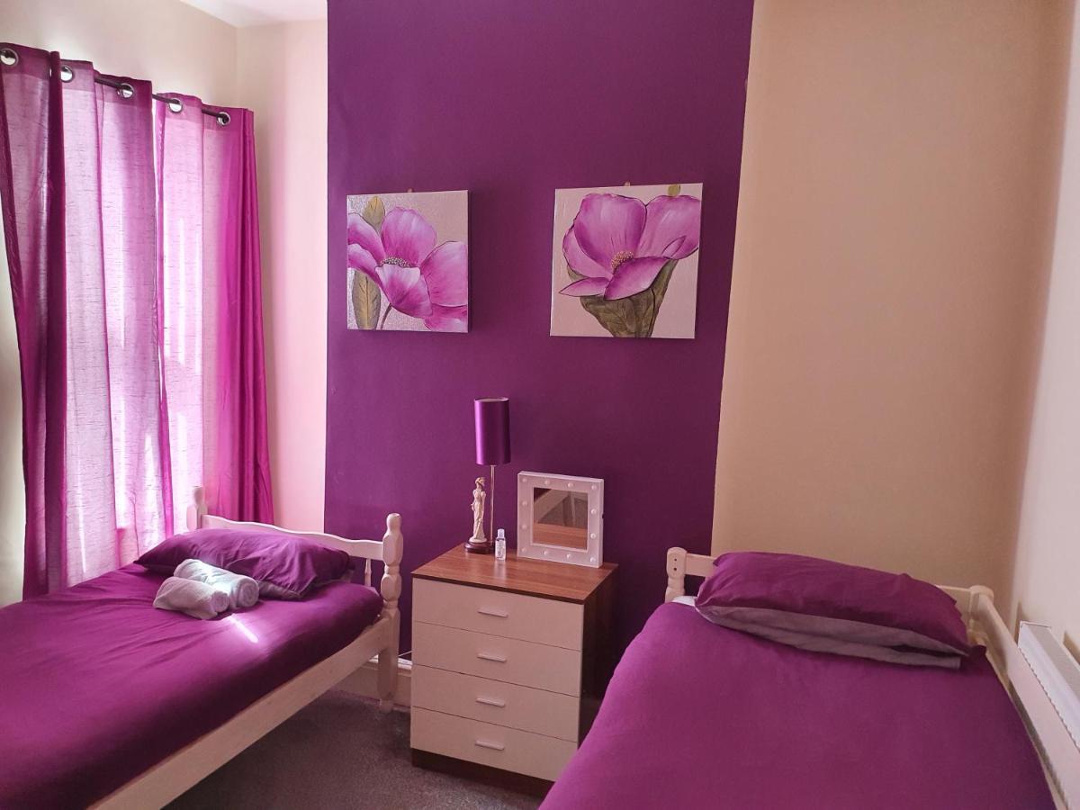 12 Person 6 Bedroom Self Catering House Liverpool Bagian luar foto