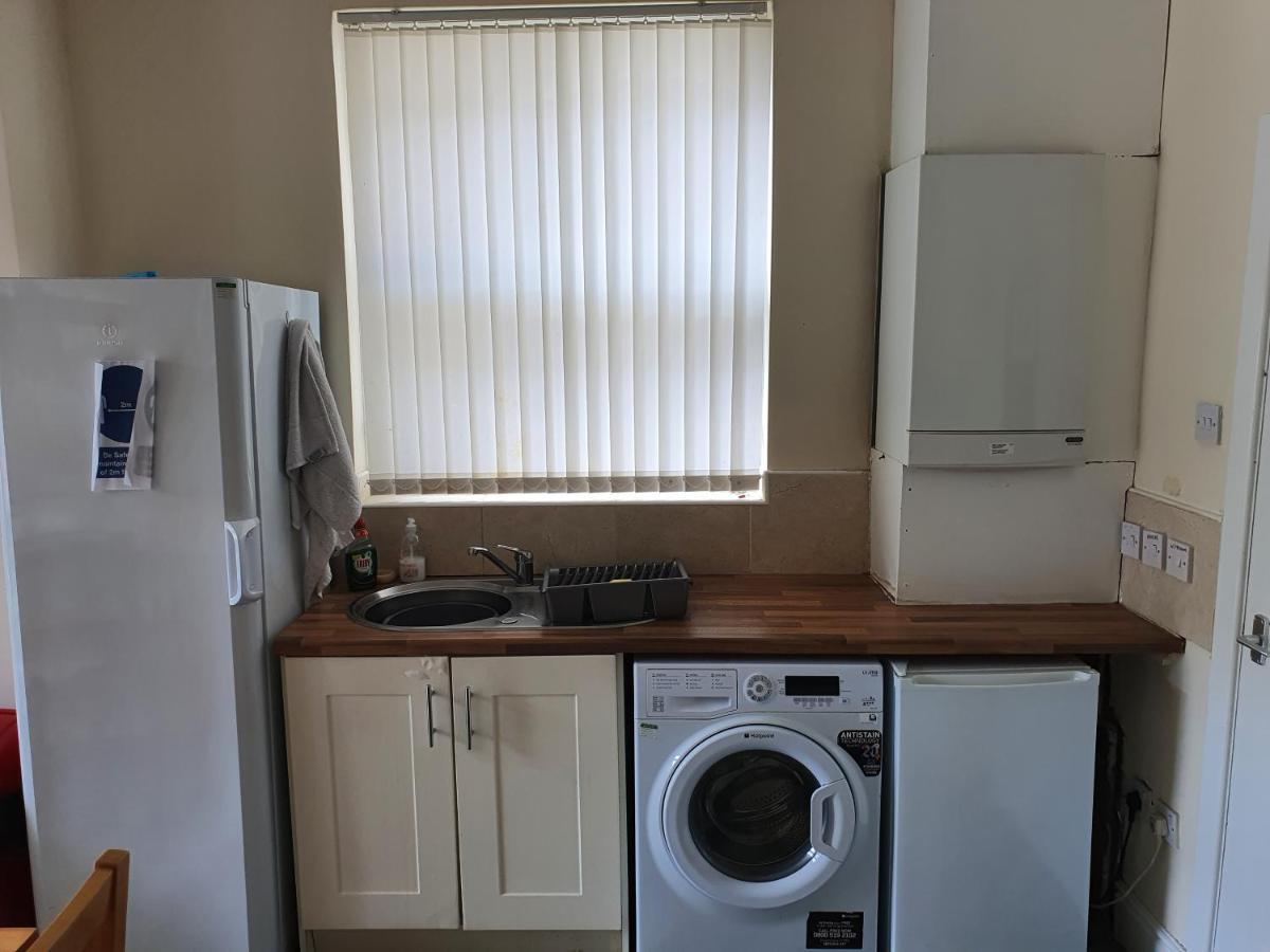 12 Person 6 Bedroom Self Catering House Liverpool Bagian luar foto