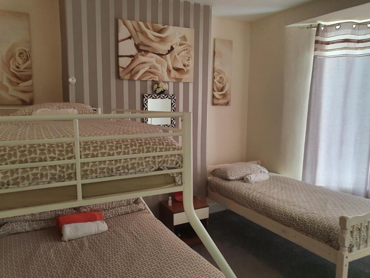 12 Person 6 Bedroom Self Catering House Liverpool Bagian luar foto