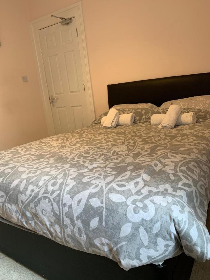 12 Person 6 Bedroom Self Catering House Liverpool Bagian luar foto