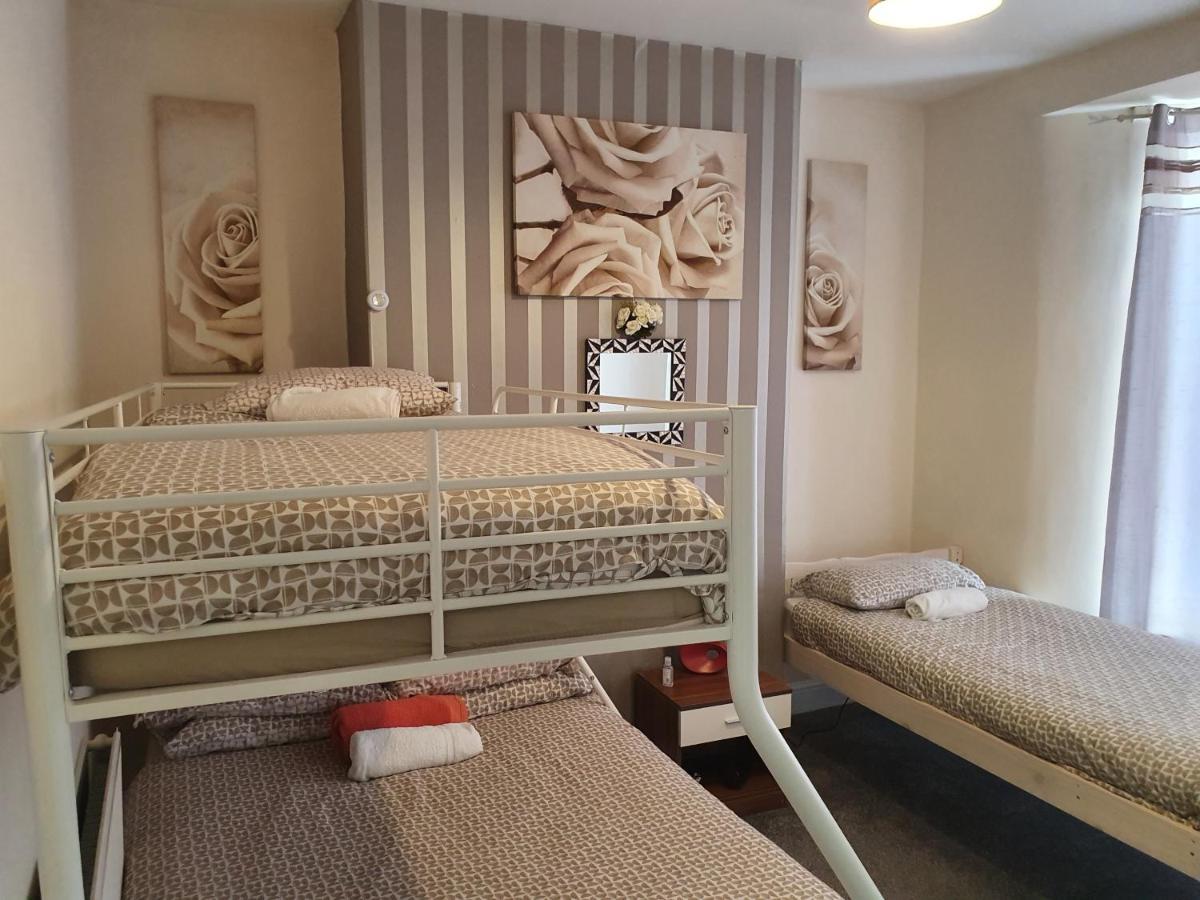 12 Person 6 Bedroom Self Catering House Liverpool Bagian luar foto