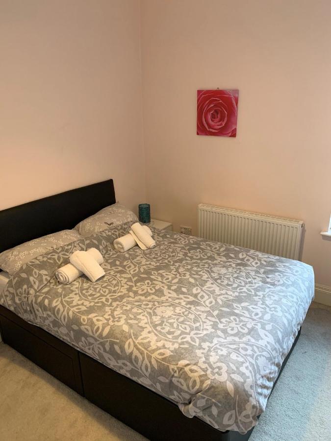 12 Person 6 Bedroom Self Catering House Liverpool Bagian luar foto