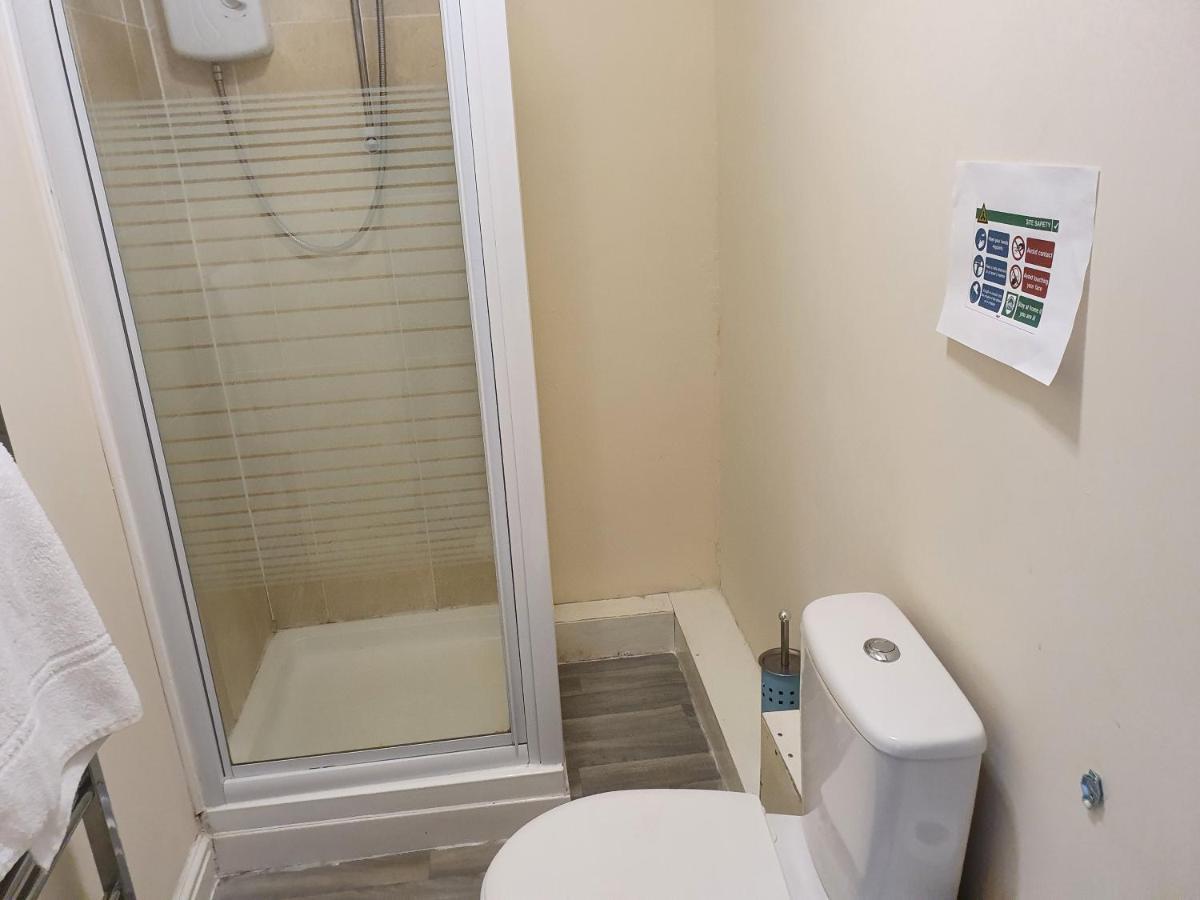 12 Person 6 Bedroom Self Catering House Liverpool Bagian luar foto