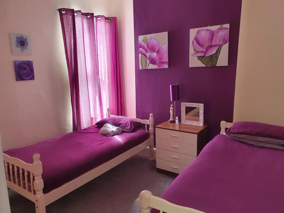 12 Person 6 Bedroom Self Catering House Liverpool Bagian luar foto